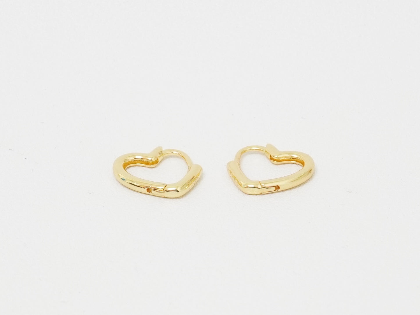 Minimal Heart Earrings