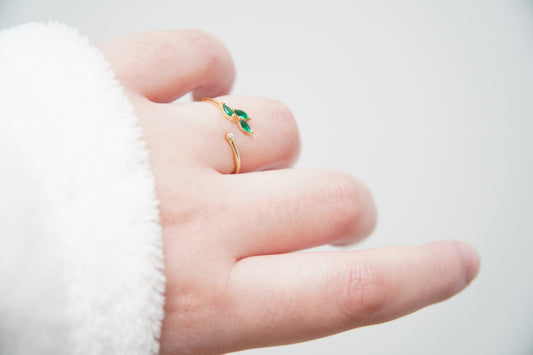 Zefyra Leaf Ring (Gold Color)